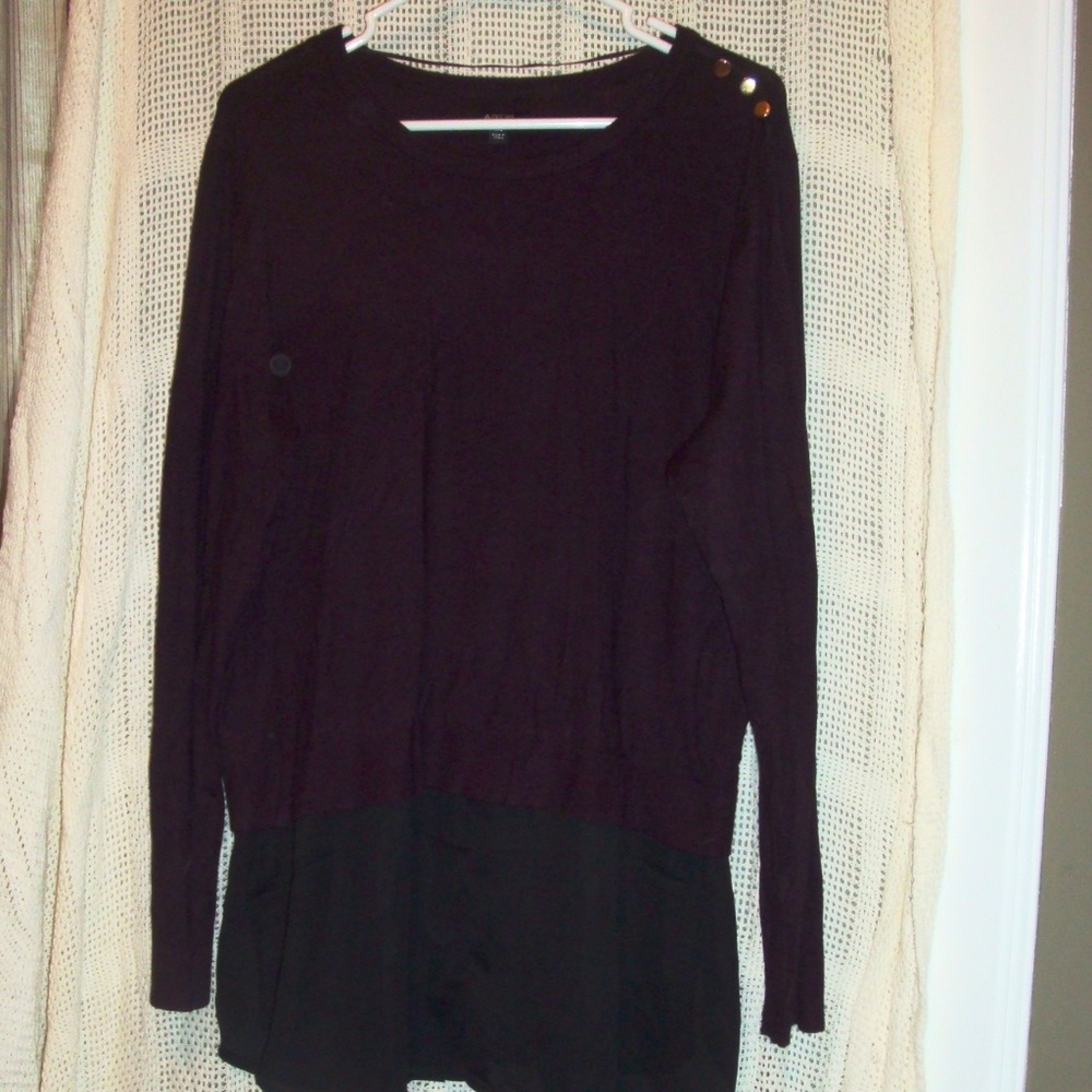 NWOT Apt. 9 Woman's long Sleeve two tone shirt